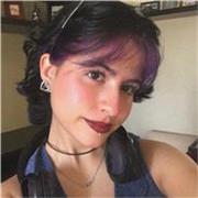 Professora particular de inglês com experiência em dar aulas on-line para crianças e adultos