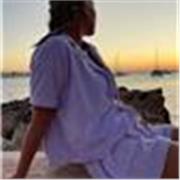 Lectrice-correctrice, écrivain public, spécialisée en langue française, j'apprécie la communiquer et la diffuser.