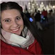 Offro supporto nello studio, aiutando i bambini e i ragazzi a comprendere le materie e organizzare il lavoro