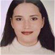 Psicóloga con conocimiento en teorías del aprendizaje y experiencia con el aprendizaje piagetiano, así como enseñando a menores.