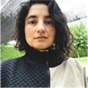 Profesora de español para extranjeros (ELE), especializada en expresión escrita y en edición de textos.