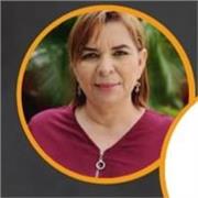 Profesional en lingüística y literatura apto para estudiantes de primaria, bachillerato y educación superior con más de 8 años de 