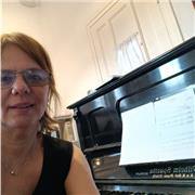 Profesora de piano para todas las edades. Personalizadas e individuales. Repertorio clásico y actual. Flexible según su interés