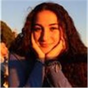 giovane studentessa con diploma americano offre ripetizioni di inglese