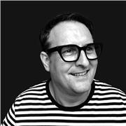 Experienced Senior Graphic Designer