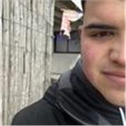 Studente di lingue impartisce lezioni di lingua spagnola e inglese a ragazzi di scuole medie e superiori e ad adulti