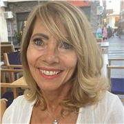 Art and design taught with English