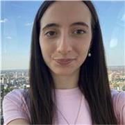 Studentessa liceale con eccellenti voti offre aiuto compiti e ripetizioni a bambini e ragazzi di scuole elementari e medie.