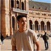Ciao sono Adam, un ragazzo di 22 anni, sono qui per aiutare chiunque avesse bisogno di parlare e conversare in italiano