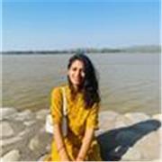 English tutor capable of teaching students of of primary and secondary classes