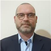 I am a languages enthusiast, and English has always been my favorit, i have been teaching for about 10 years now