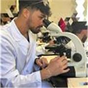 Laureato in Biologia impartisce lezioni di Biologia e Chimica