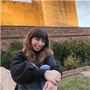 Soy titulada en Historia del Arte y podría dar clases de Historia de primaria y secundaria. 
