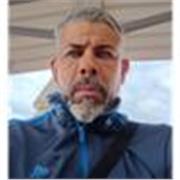 Profesor de español asesor de seguridad física y paramédico