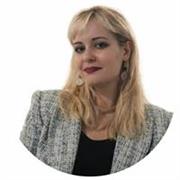 Insegnante seria, competente e appassionata offre lezioni personalizzate per studenti di ogni livello. 