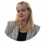 Insegnante seria, competente e appassionata offre lezioni personalizzate per studenti di ogni livello.