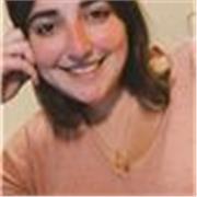 Profesora de inglés imparte clases a niños de primaria y de la ESO, así como también clases de matemáticas y química