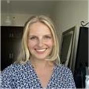 I am a native English tutor offering private English lessons for children and adults online.