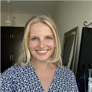 I am a native English tutor offering private English lessons for children and adults online.