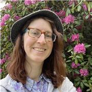 Französisch Tutorin und Nachhilfe Lehrerin für Mathe, Englisch und Deutsch. Ich arbeite besonders gerne mit sensiblen Kindern.