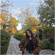 Estudiante de universidad, capacitada para dar clases de apoyo