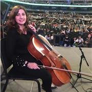 Maestra certificada del método Suzuki da clases de Violonchelo a alumnos principiantes y de todos los niveles