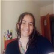 ¡Hola!, me llamo Fátima. Soy profesora particular desde los 17 años. Con cinco de experiencia, ofrezco clases de inglés hasta nivel C1, francés nivel B2, español para extranjeros o apoyo al estudio. Trabajo tanto con niños como con adultos
