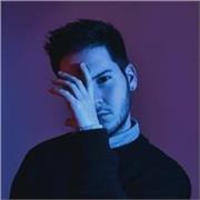 Docente di Photoshop e Lightroom, impartisce lezioni di ritocco a fotografi aspiranti e professionisti