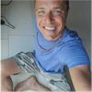 Laureato in Scienze Umanistiche, con la passione per l'insegnamento che dedica sempre tanto amore per crescere insieme.