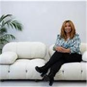 Supportive, motivating coach helping individuals or teams build confidence, improve performance, and achieve meaningful goals.