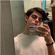 Studente di 17 anni al quarto anno del Liceo classico, con certificazione di inglese PET e FIRST, si offre di dare ripetizioni a ragazzi delle elementari, medie e ai primi anni del liceo