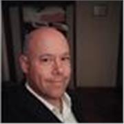 Profesional titulado en Administración y Dirección de Empresas, con más de 20 años de experiencia.