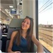 Estudiante que acaba de cursar bachillerato científico con una media alta que quiere ayudar a los alumnos que necesiten el apoyo