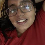 El profesor de contabilidad y finanzas ofrece clase básica de mate financiera , administración , contabilidad , matemática intermedia para estudiantes de colegio y universidades