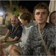 Studente universitario. Italiano/Inglese, vissuto a Londra per 18 anni