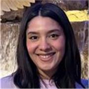 Profesora de Diseño Gráfico con experiencia en diseño corporativo