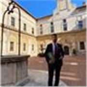 Laureato in Giurisprudenza, offre aiuto svolgimento compiti (materie umanistiche,storia, storia dell’arte, letteratura )
