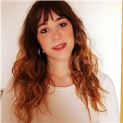 Insegnante con dieci anni di esperienza nelle lezioni private e un anno alle
scuole superiori. Estremamente motivata, dotata di approccio riflessivo e
analitico, sa rapportarsi a studenti e famiglie con empatia e cordialità.
Figura poliedrica animata d