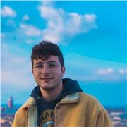 Ragazzo diplomato al linguistico e studente di Business and management, sono una persona che si impegna e ho esperienza nell'insegnare le lingue, parlo spagnolo, inglese francese e sono madrelingua italiano, ho tanta pazienza e anche esperienza coi bambin