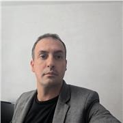 Mi nombre es Héctor Rodriguez.Ofrezco clases de apoyo en lengua francesa e inglesa, de modo dinámico, divertido y con eficacia