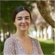 Estudiante universitaria ofrece clases particulares