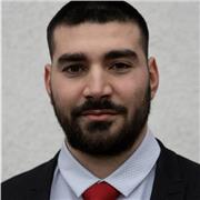 Sehr geehrte Damen und Herren, hiermit bewerbe ich mich als Nachhilfe Lehrer für Englisch. Mit freundlichen Grüßen Lorenzo Sorgatz