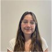 Profesora titulada en traducción e interpretación. Con más de dos años de experiencia dando clases.