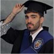 Como antiguo alumno de múltiples clases particulares he aprendido que lo importante debe de ser un guía que incentive el conocimiento autodidacta y creativo de los alumnos, no solo haciéndoles memorizar sino enseñándoles a razonar y ser capaces de pensar 