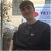 Salve, sono uno studente universitario con la passione per la letteratura italiana e latina