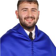 Graduado en Biología, con dos master en genética y genética médica, dispuesto a dar clases de Biología para todos los niveles.