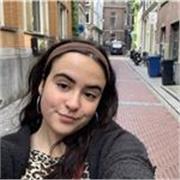 Profesora particular dispuesta a dar clases a menores de 16