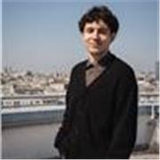 Étudiant en sciences humaines, apte à répondre à vos besoins en histoire, en géographie, en philosophie, en anglais et en lettres.