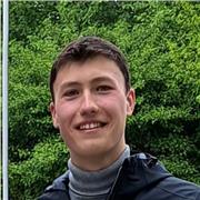 Schüler der 12.Klasse am Gymnasium bietet Mathe-Nachhilfe online und lokal für die Jahrgangsstufen 7-12 an