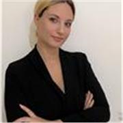 Sono un’insegnante empatica e paziente, che valorizza il modo unico di apprendere di ogni studente. Lezioni online di Italiano. 